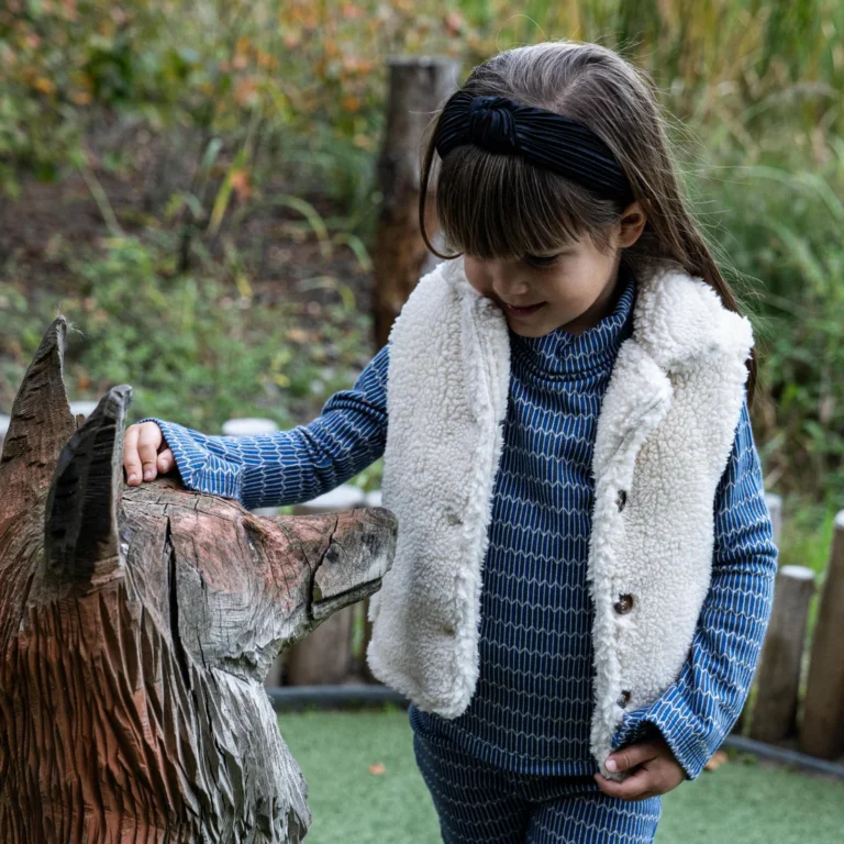 mokkini-kindermode.de koko-noko-weste-in-teddy-optik-mokkini-kindermode-2.jpg